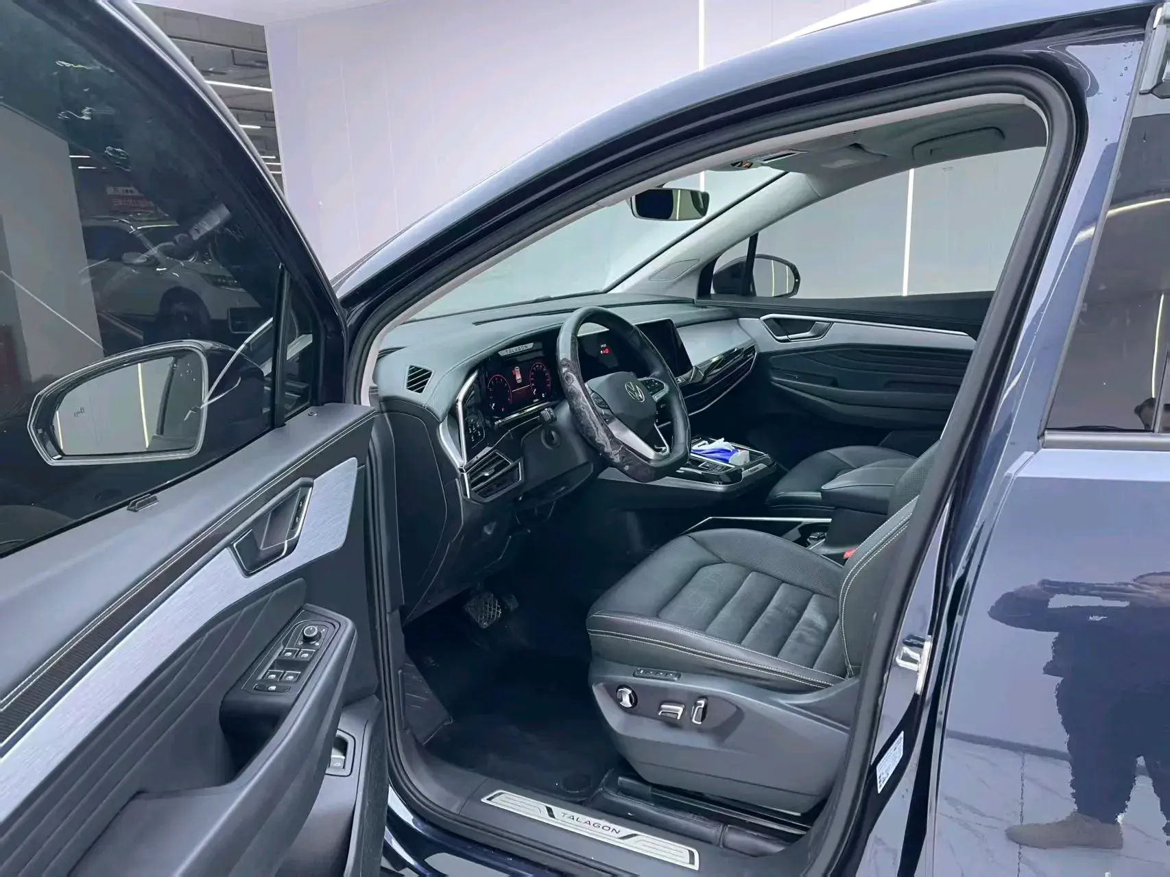 2021 VOLKSWAGEN TALAGON thumbnail 4