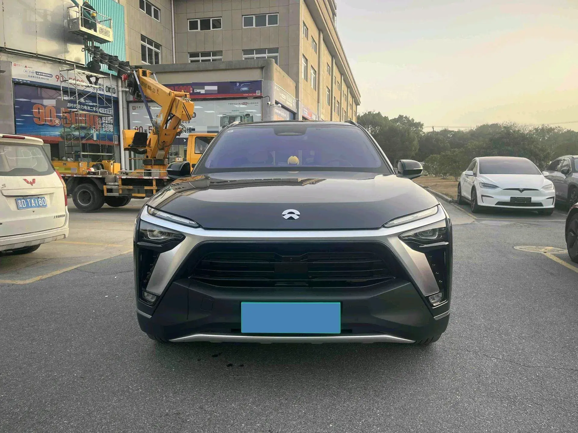 2020 NIO ES8 thumbnail 2