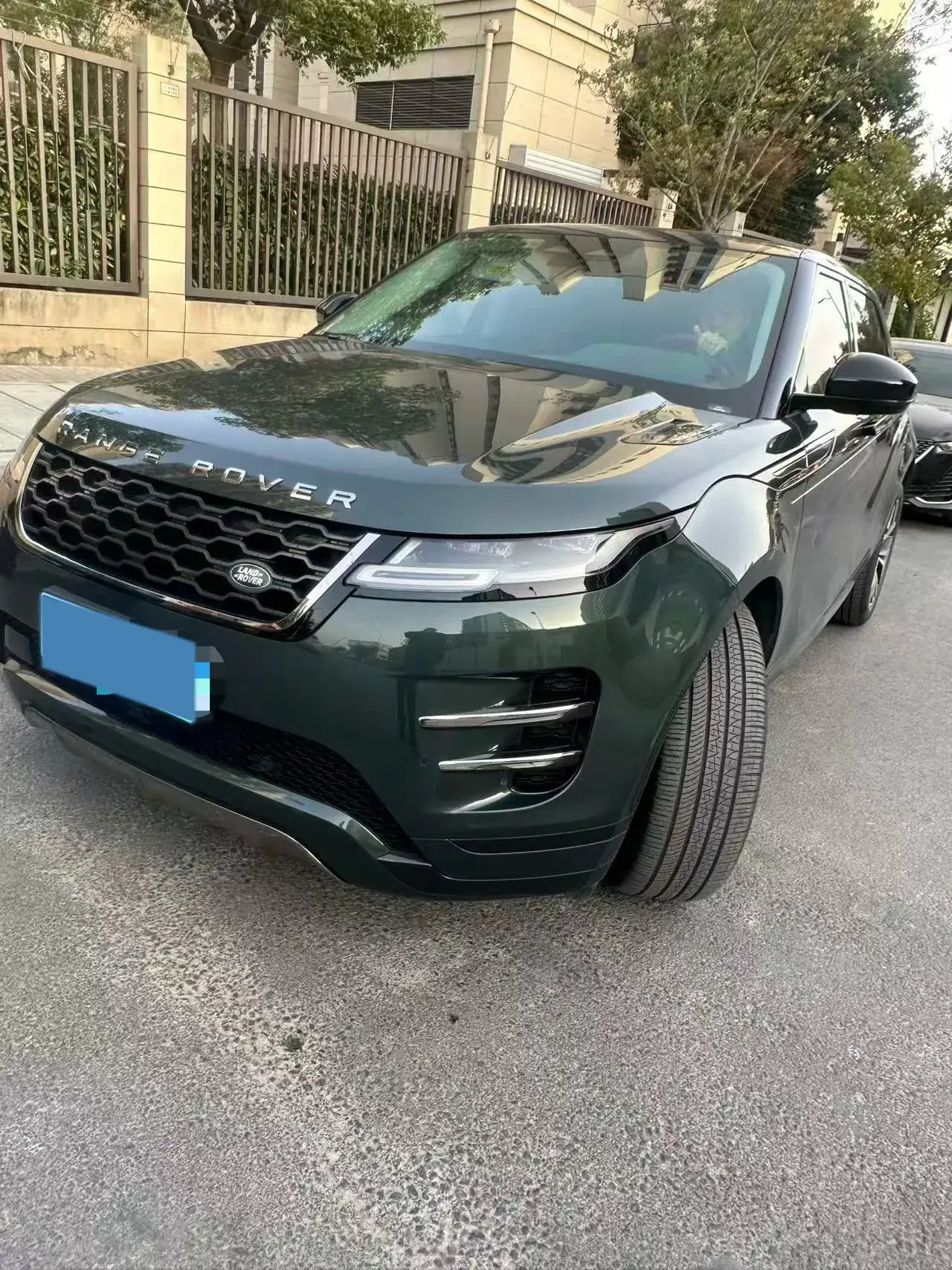 2022 LAND ROVER thumbnail 2