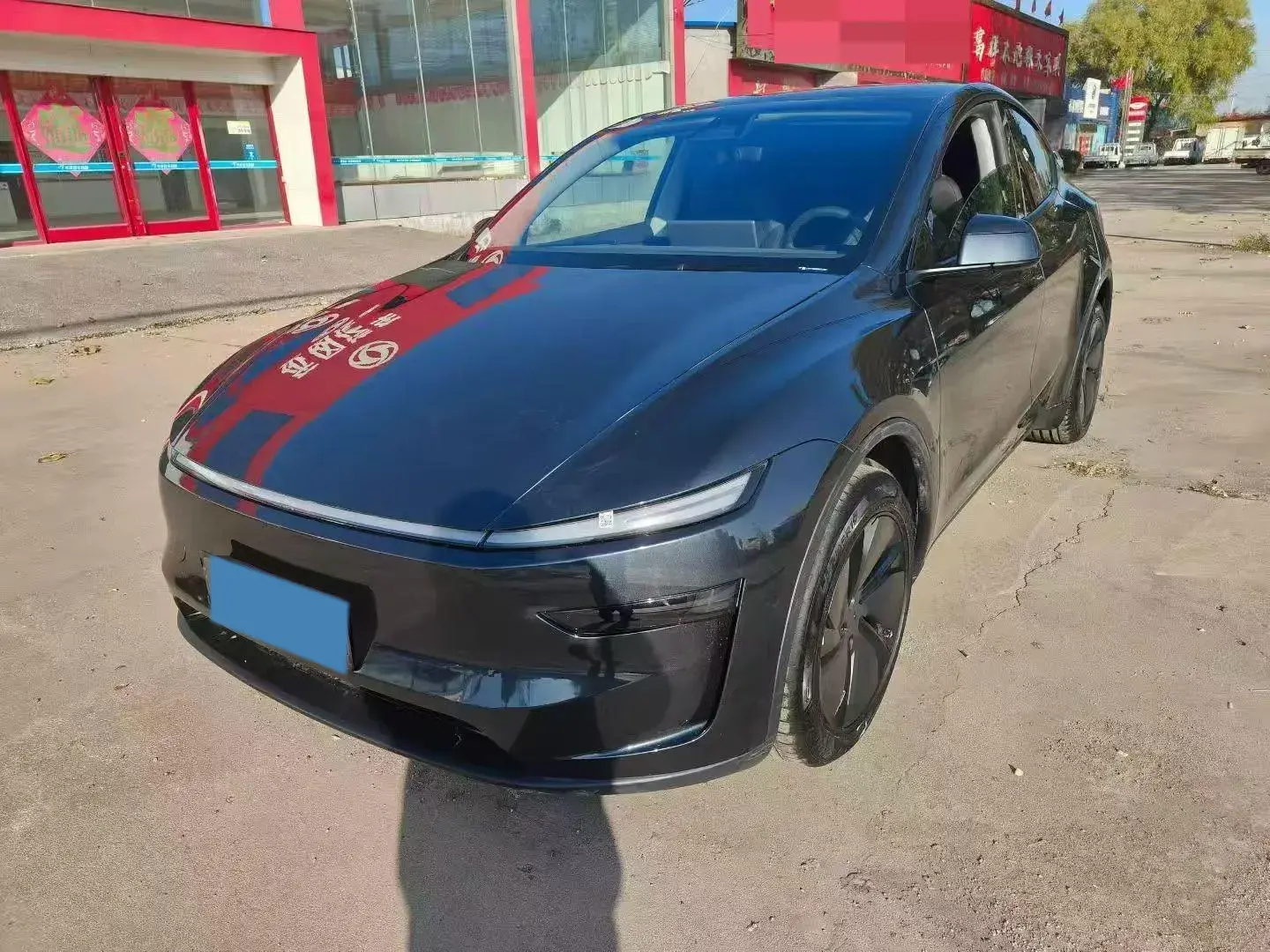 2025 TESLA MODEL view 1