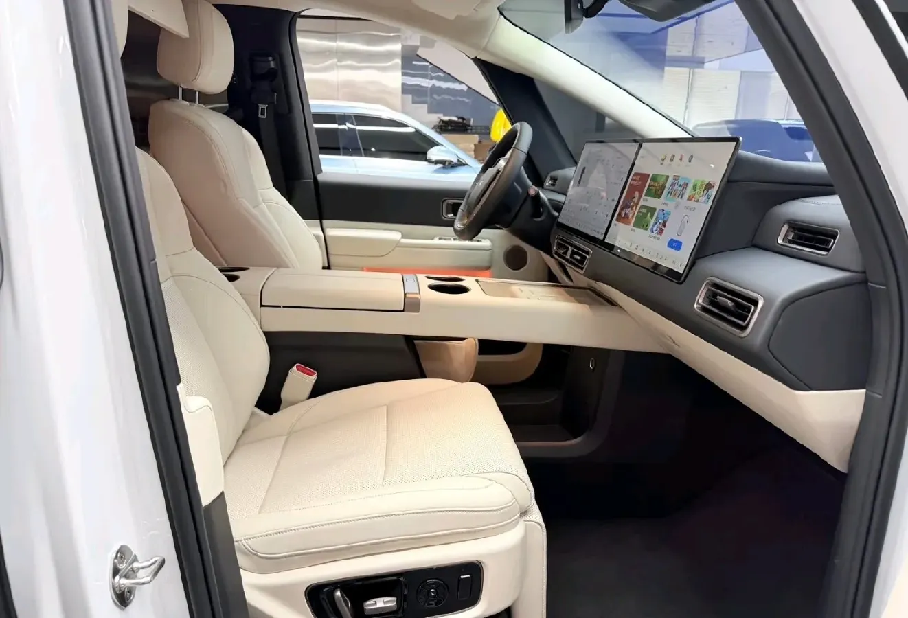 2025 Li MEGA BEV,autocango,china used car exporter,china ev exporter,chinese used car exporter,chinese used ev exporter