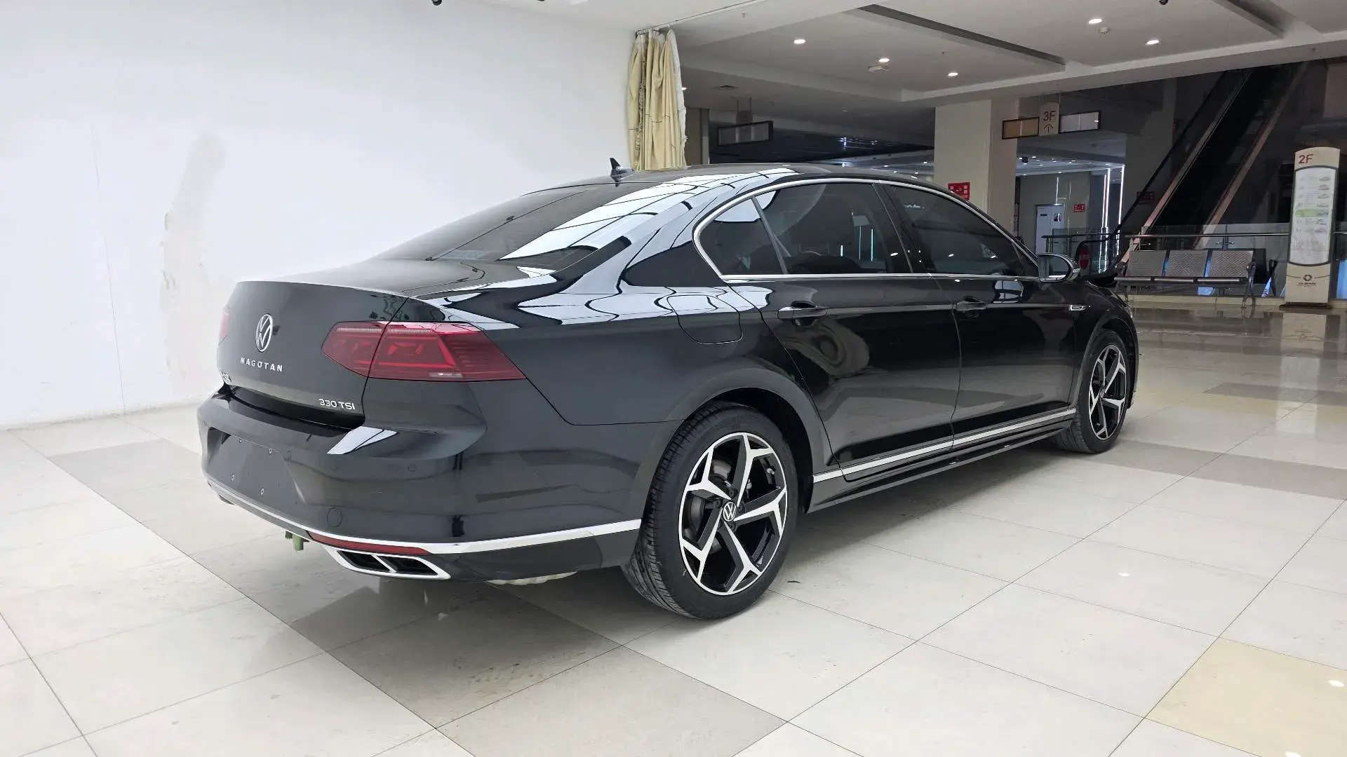 2023 VOLKSWAGEN MAGOTAN thumbnail 4