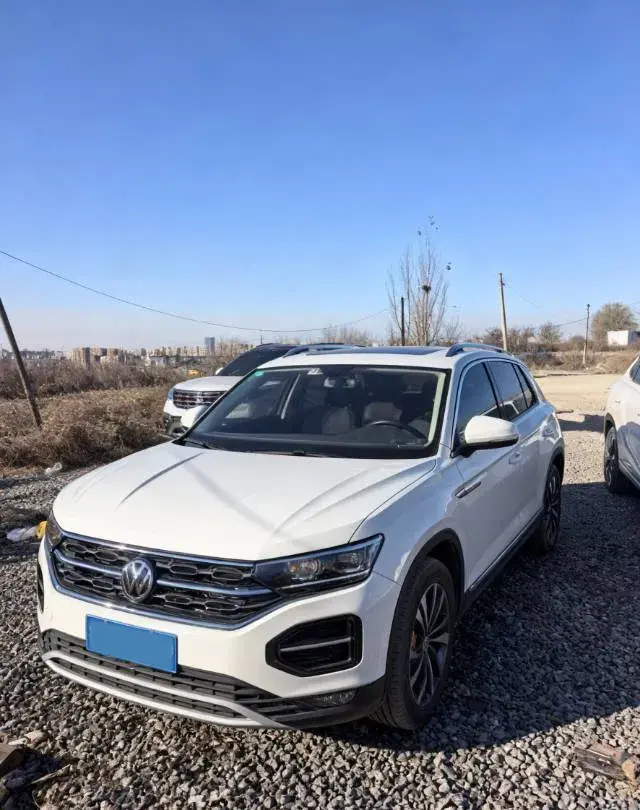 2021 VOLKSWAGEN TAYRON view 1