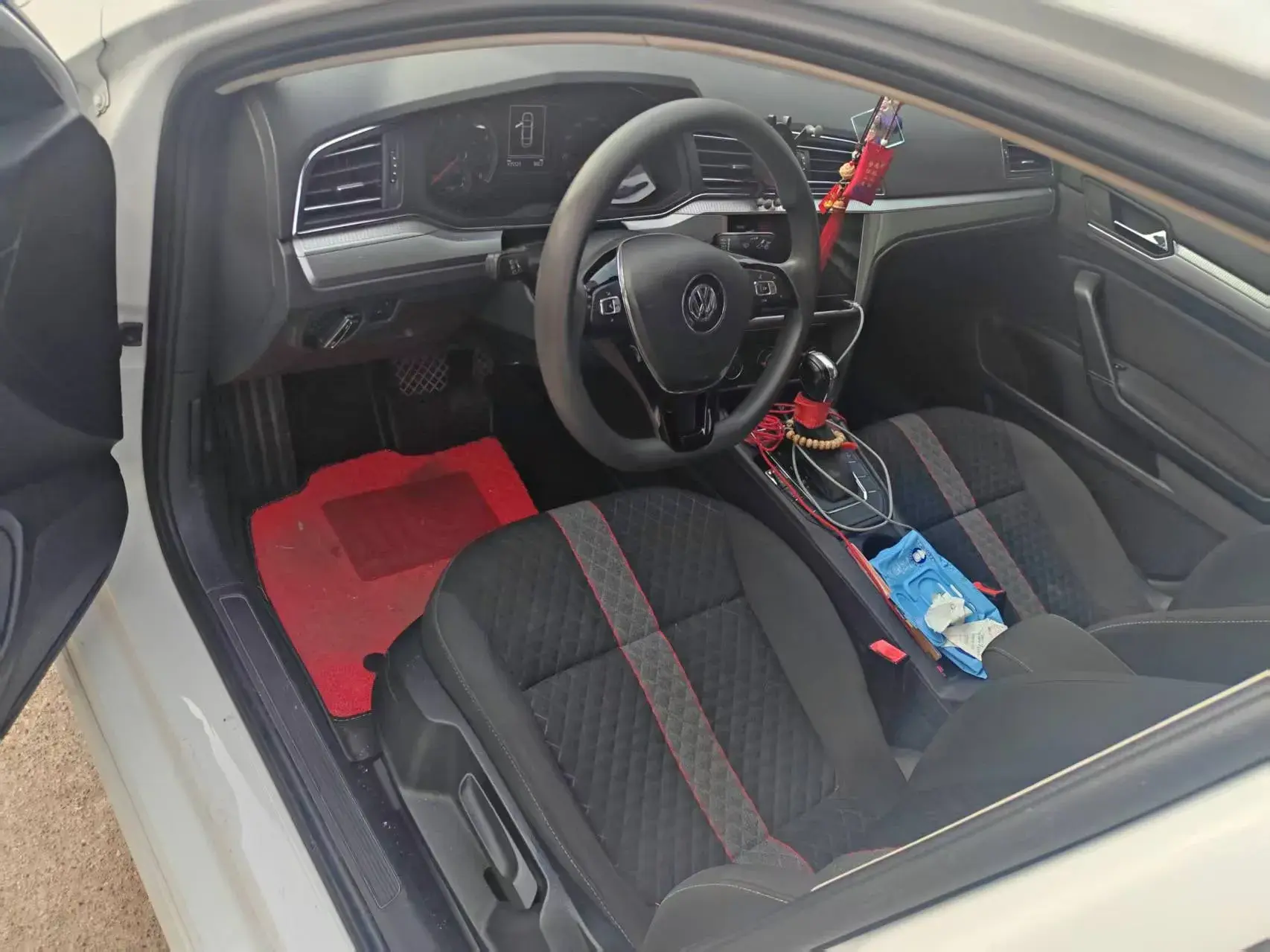 2019 VOLKSWAGEN LAMANDO thumbnail 3