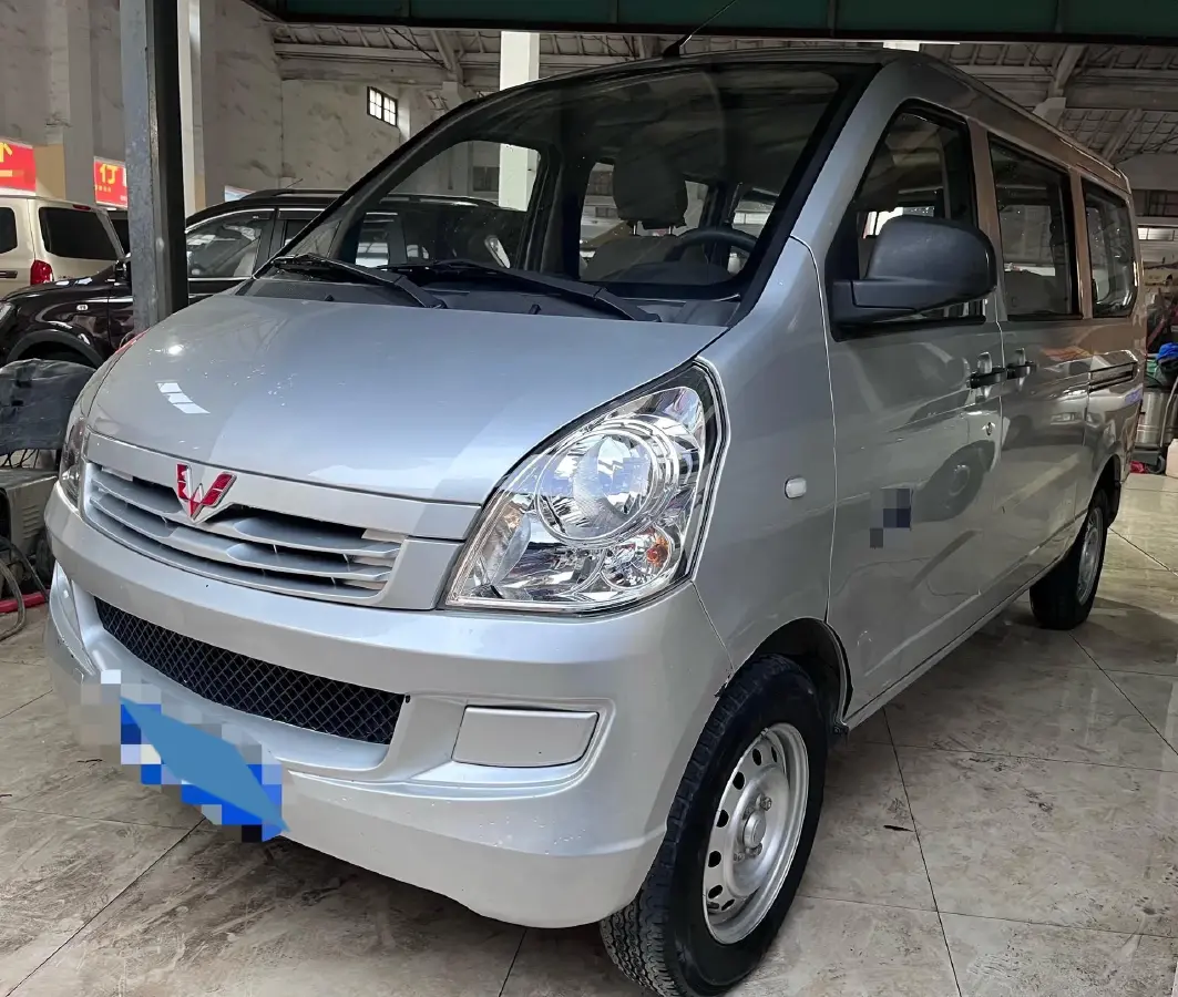 2023 WuLing RongGuang S 1.5L 102HP L4 5MT