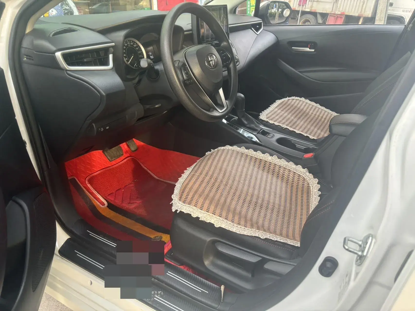 2019 TOYOTA COROLLA thumbnail 3