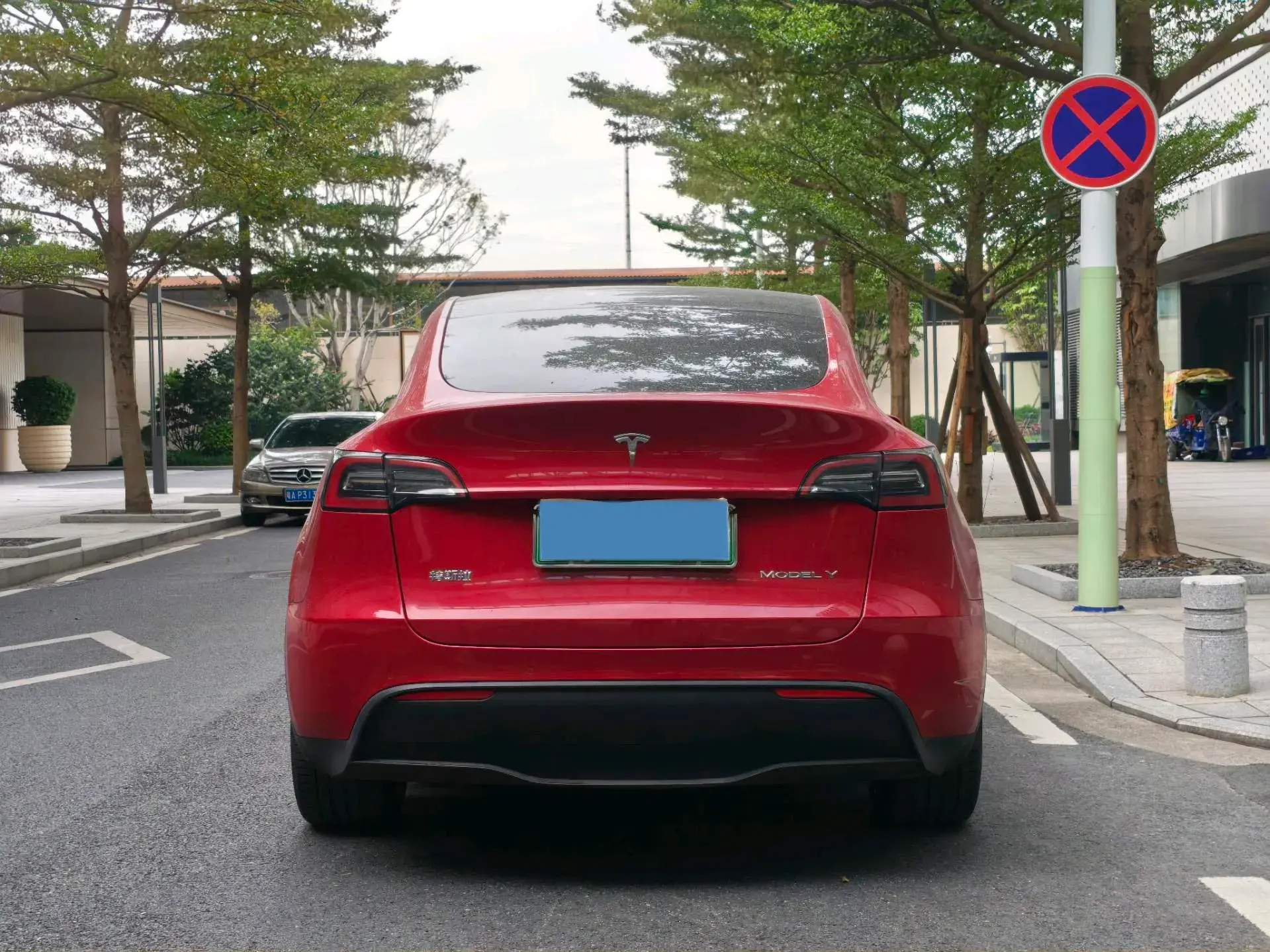 2022 TESLA MODEL thumbnail 3