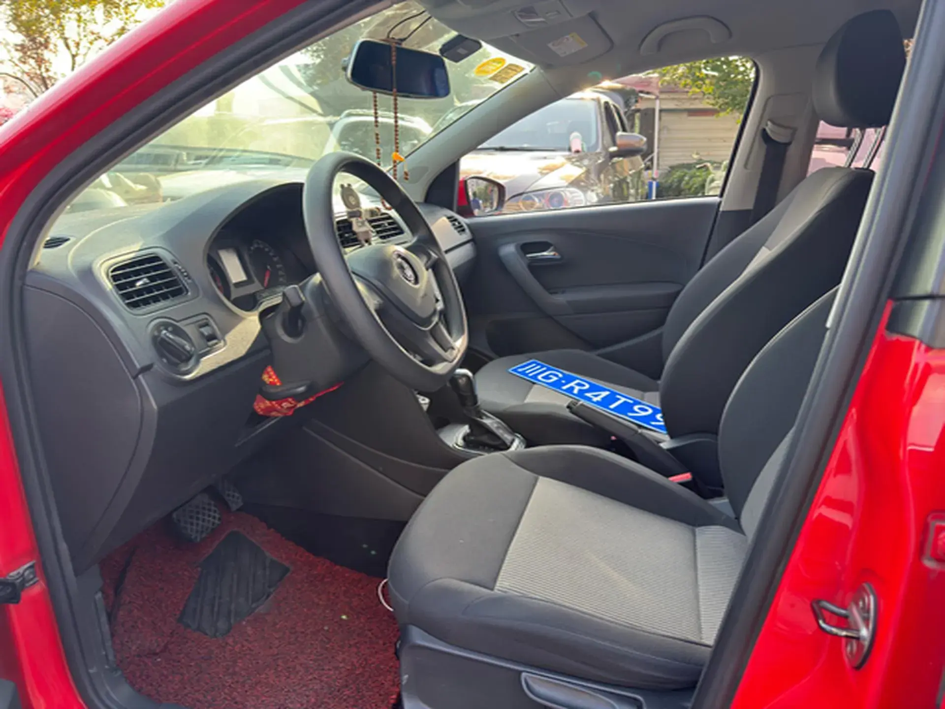 2016 VOLKSWAGEN POLO thumbnail 3