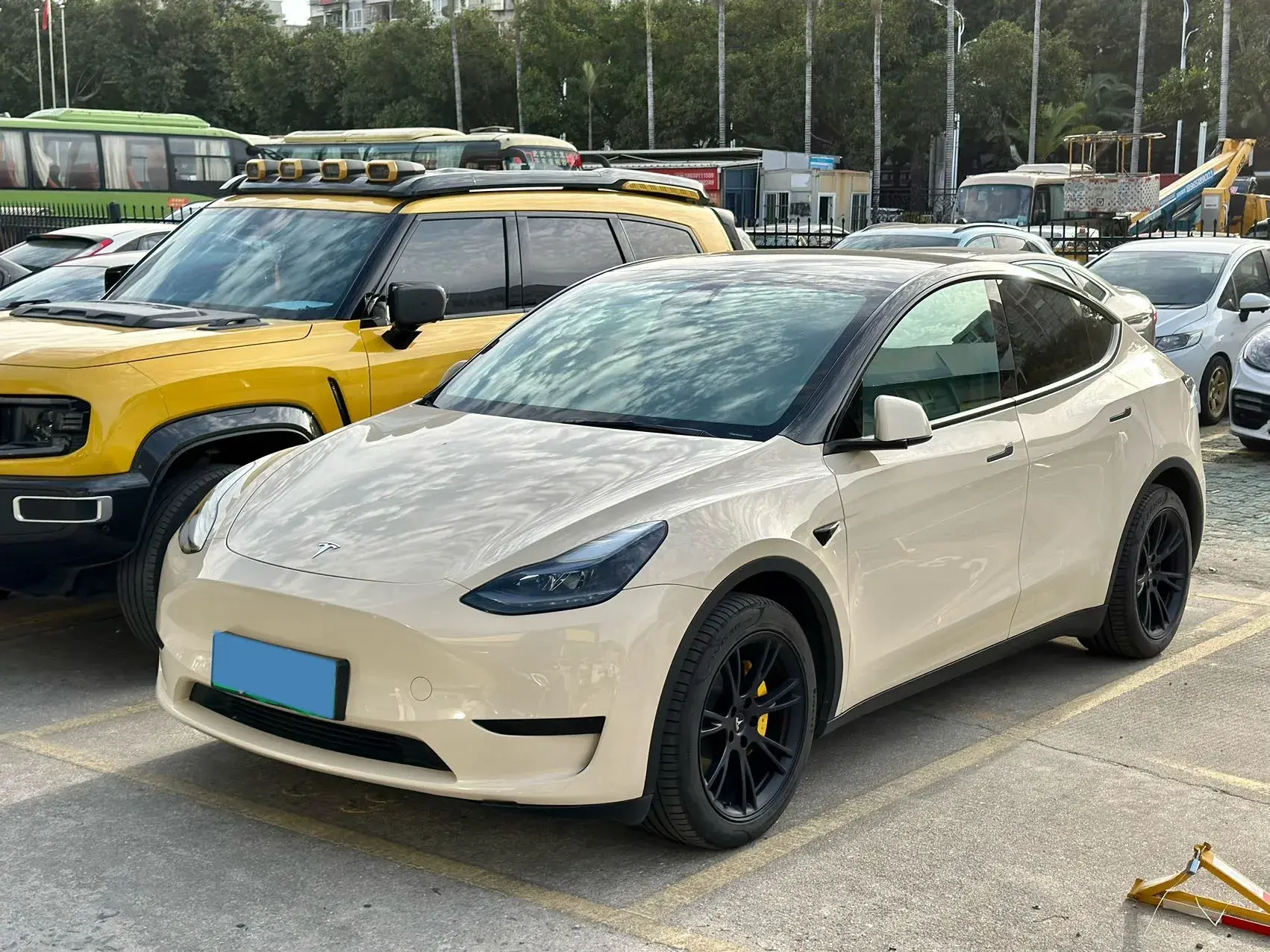 2022 TESLA MODEL view 1