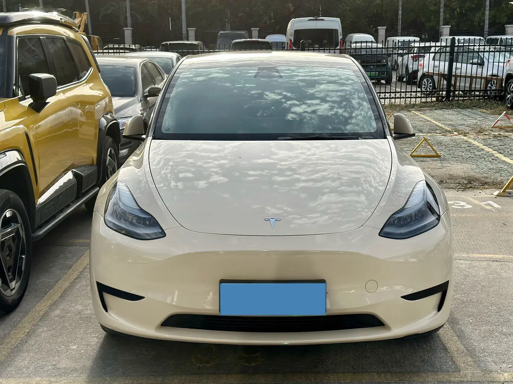 2022 TESLA MODEL thumbnail 2