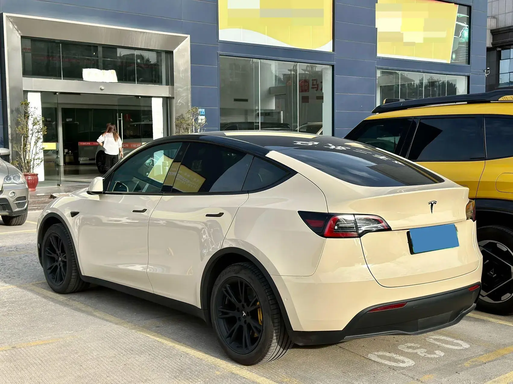 2022 TESLA MODEL thumbnail 4