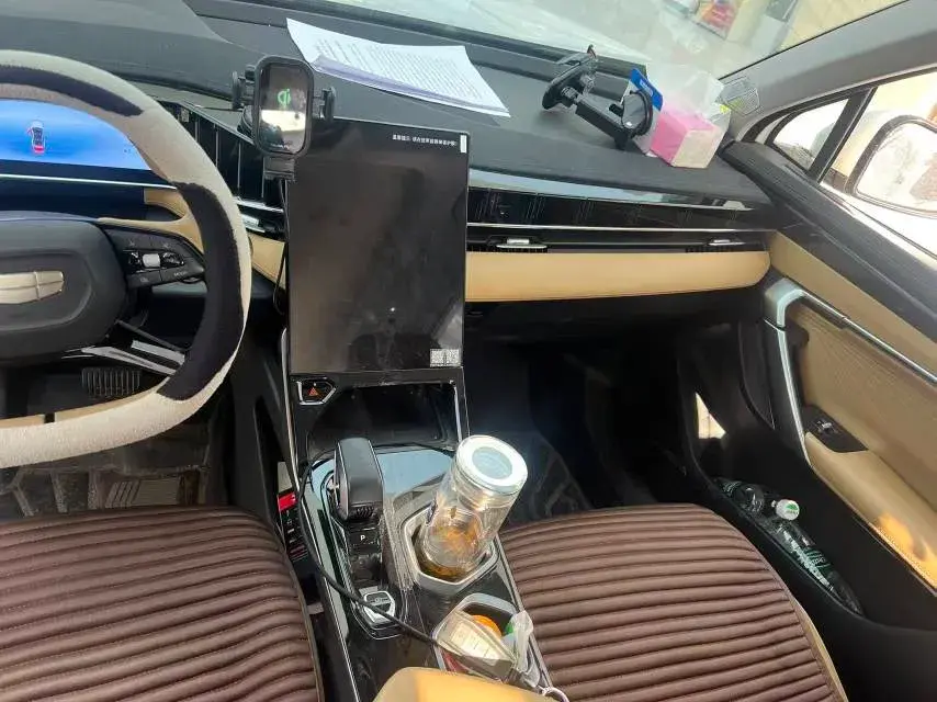 2023 GEELY STARRAY thumbnail 3