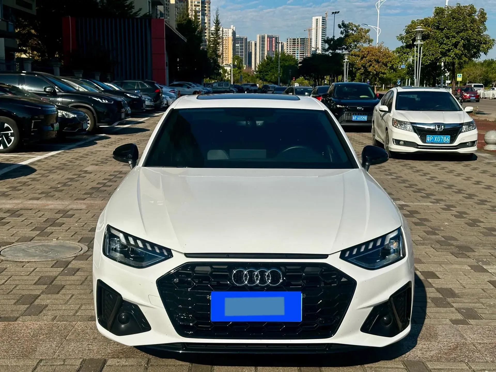 2023 AUDI A4L thumbnail 2