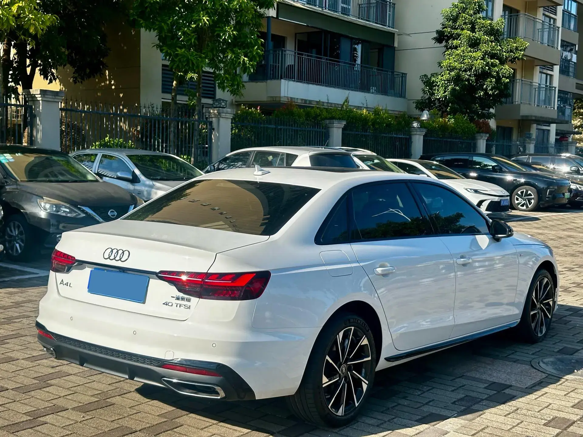 2023 AUDI A4L thumbnail 4