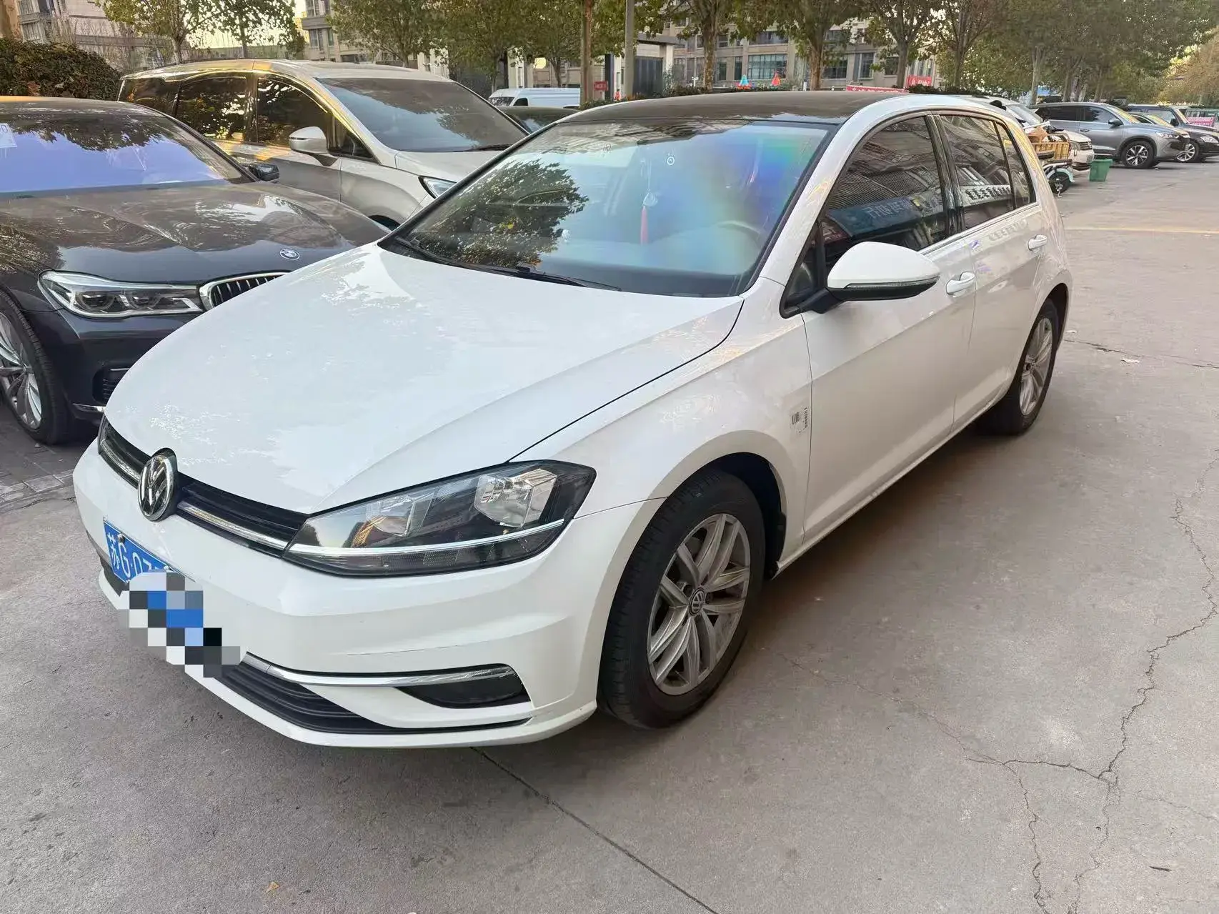2018 VOLKSWAGEN GOLF view 1