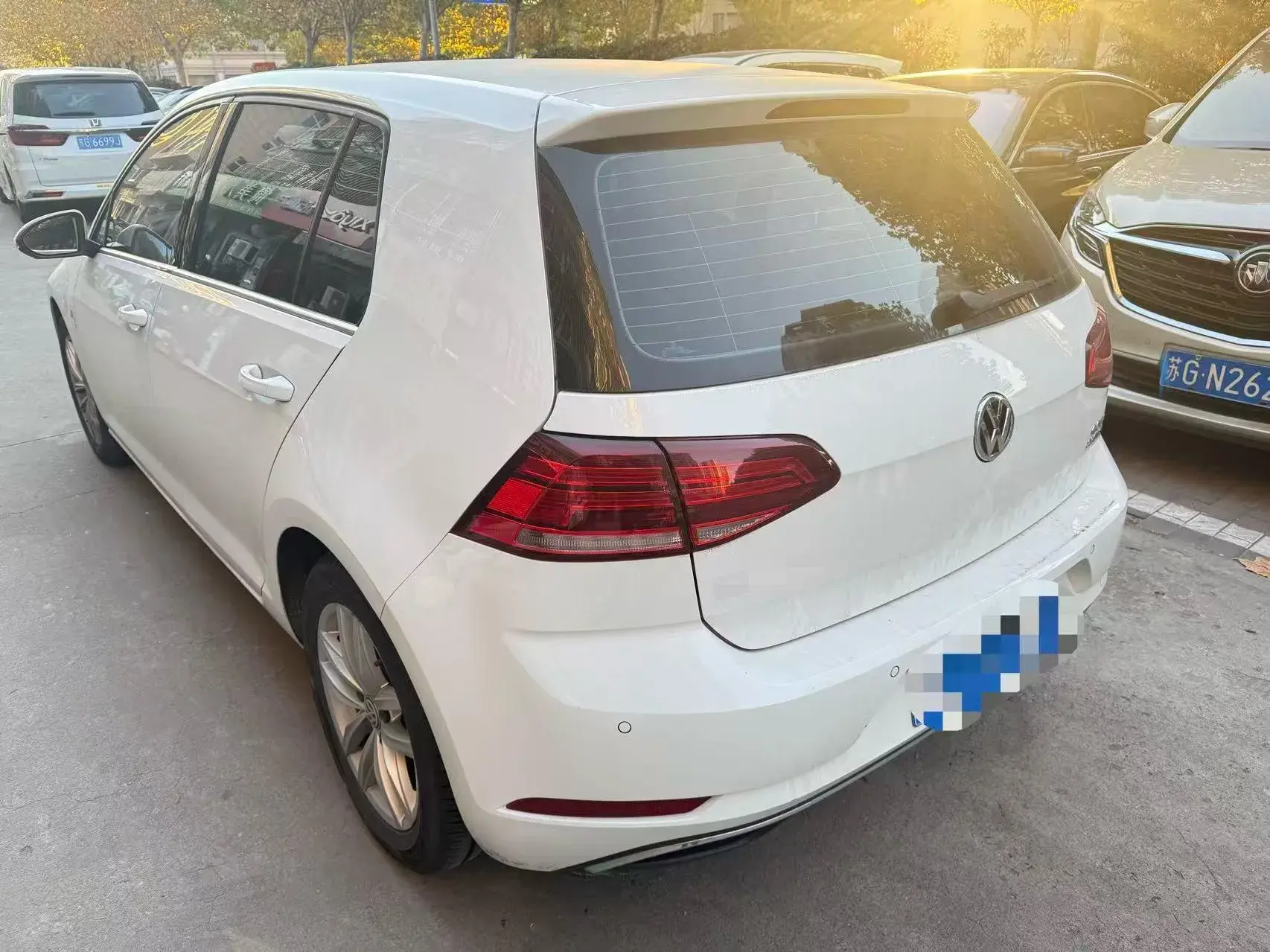 2018 VOLKSWAGEN GOLF thumbnail 2