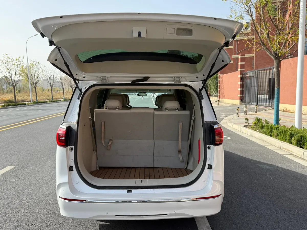 2023 Buick GL8 2.0T 237HP L4 9AT,autocango,china used car exporter,china ev exporter,chinese used car exporter,chinese used ev exporter