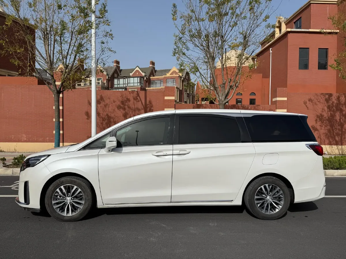 2023 Buick GL8 2.0T 237HP L4 9AT,autocango,china used car exporter,china ev exporter,chinese used car exporter,chinese used ev exporter