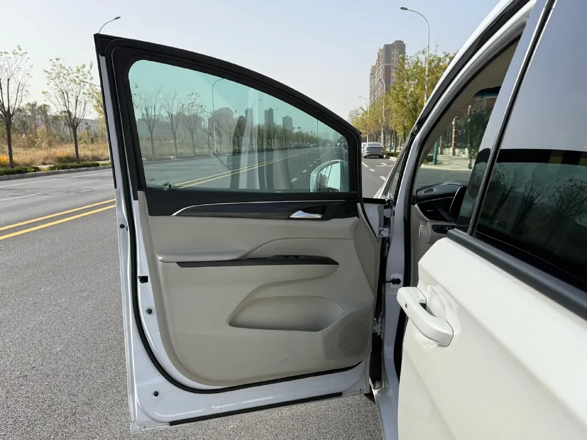 2023 Buick GL8 2.0T 237HP L4 9AT,autocango,china used car exporter,china ev exporter,chinese used car exporter,chinese used ev exporter