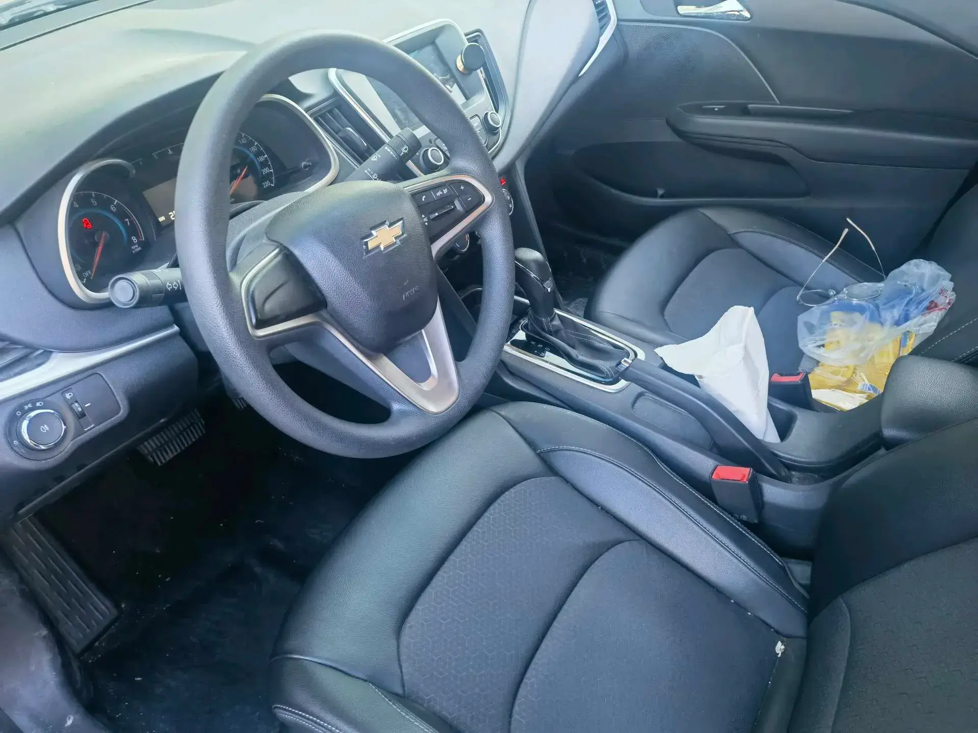 2016 CHEVROLET CAVALIER thumbnail 3