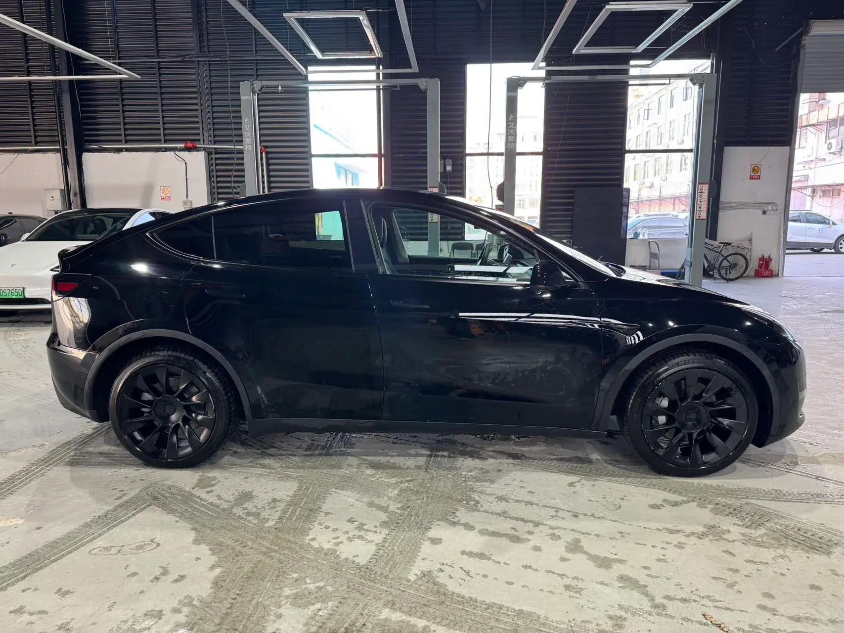 2021 TESLA MODEL thumbnail 3