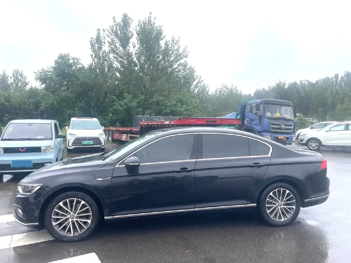 2020 Volkswagen Magotan 2.0T 186HP L4 7DCT,autocango,china used car exporter,china ev exporter,chinese used car exporter,chinese used ev exporter