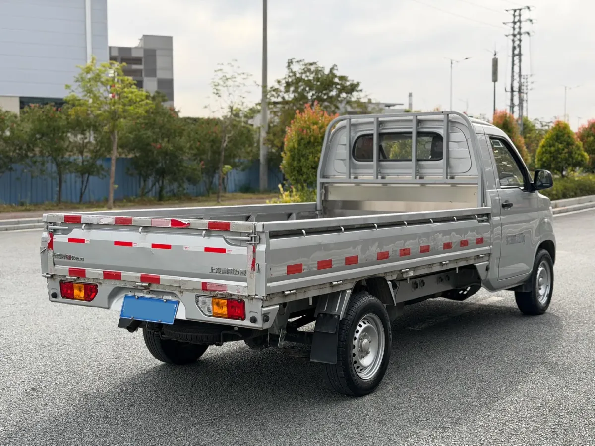 2023 WuLing RongGuang New Truck 1.5L 102HP L4 5MT,autocango,china used car exporter,china ev exporter,chinese used car exporter,chinese used ev exporter