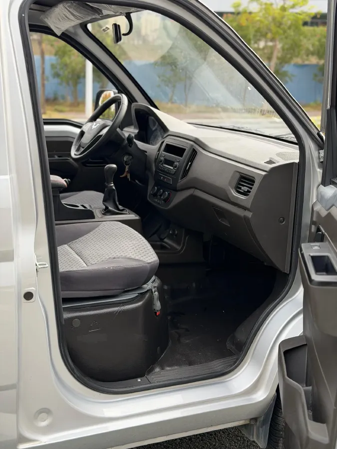 2023 WuLing RongGuang New Truck 1.5L 102HP L4 5MT,autocango,china used car exporter,china ev exporter,chinese used car exporter,chinese used ev exporter