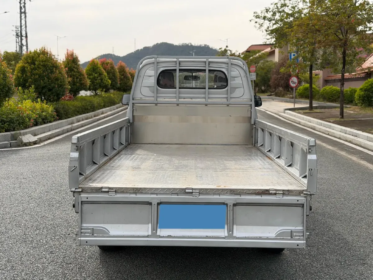 2023 WuLing RongGuang New Truck 1.5L 102HP L4 5MT,autocango,china used car exporter,china ev exporter,chinese used car exporter,chinese used ev exporter