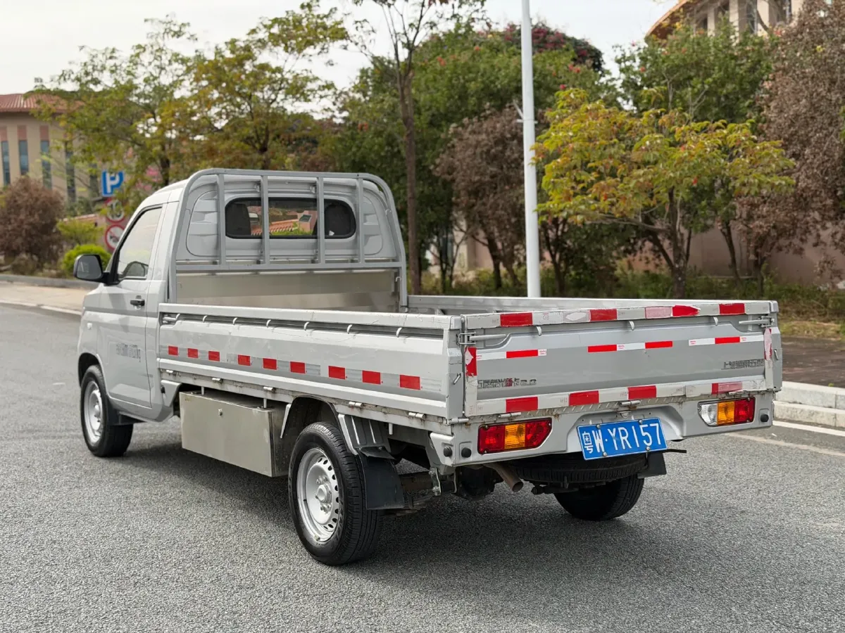 2023 WuLing RongGuang New Truck 1.5L 102HP L4 5MT,autocango,china used car exporter,china ev exporter,chinese used car exporter,chinese used ev exporter