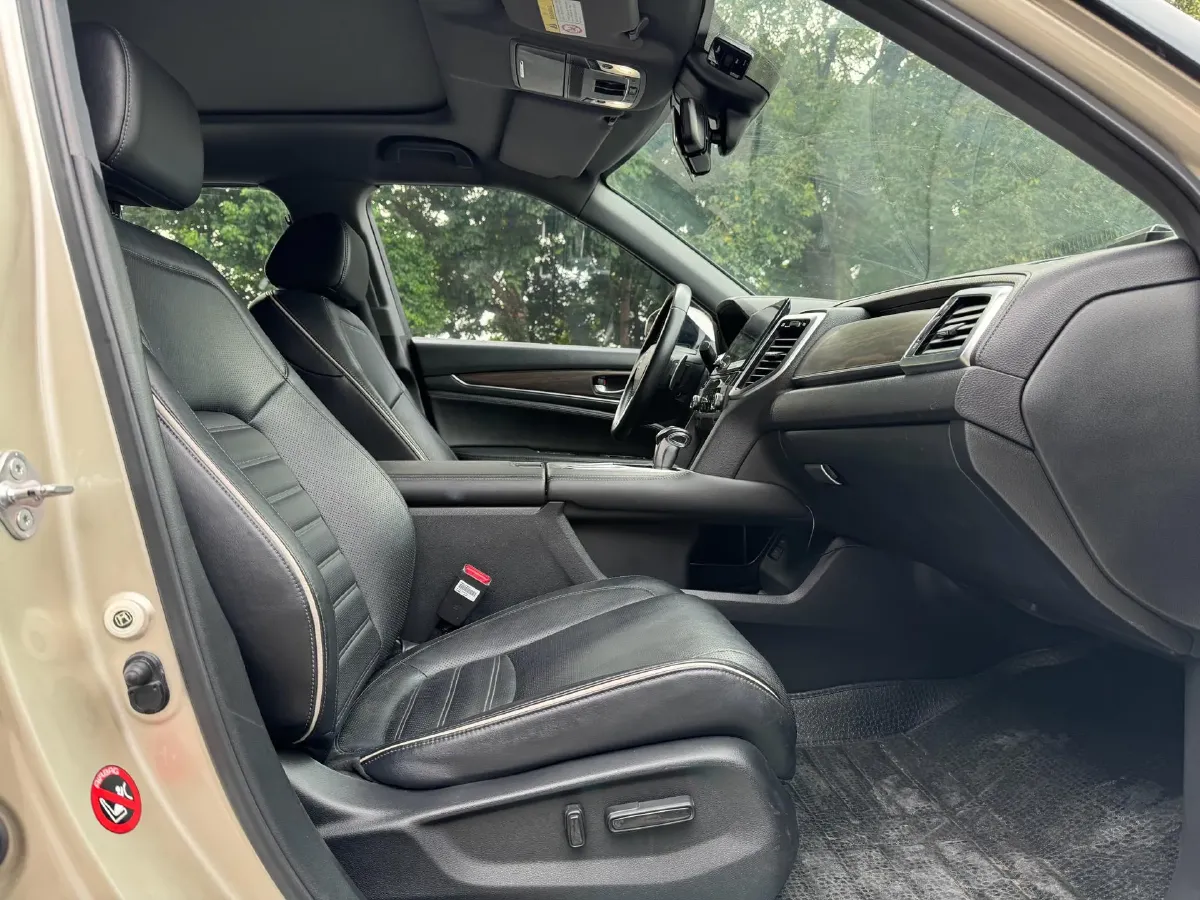 2017 Honda UR-V 1.5T 193HP L4 CVT,autocango,china used car exporter,china ev exporter,chinese used car exporter,chinese used ev exporter