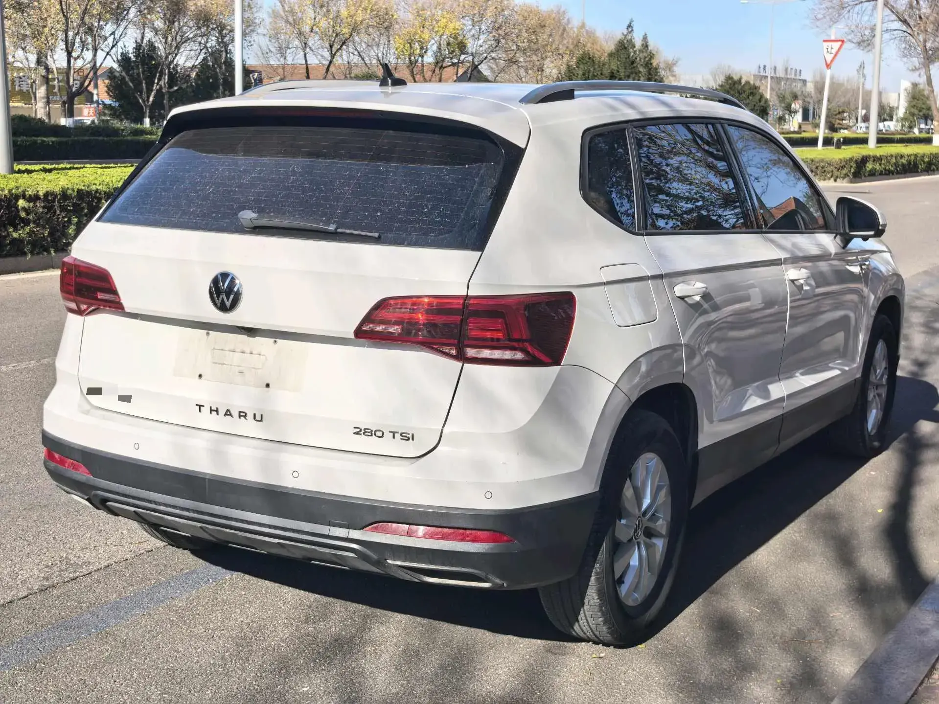 2022 VOLKSWAGEN THARU thumbnail 4