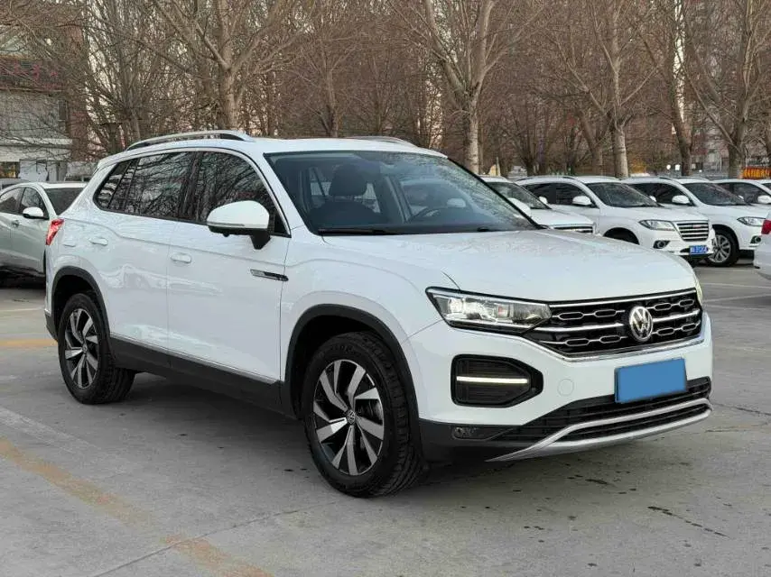 2021 VOLKSWAGEN TAYRON thumbnail 3