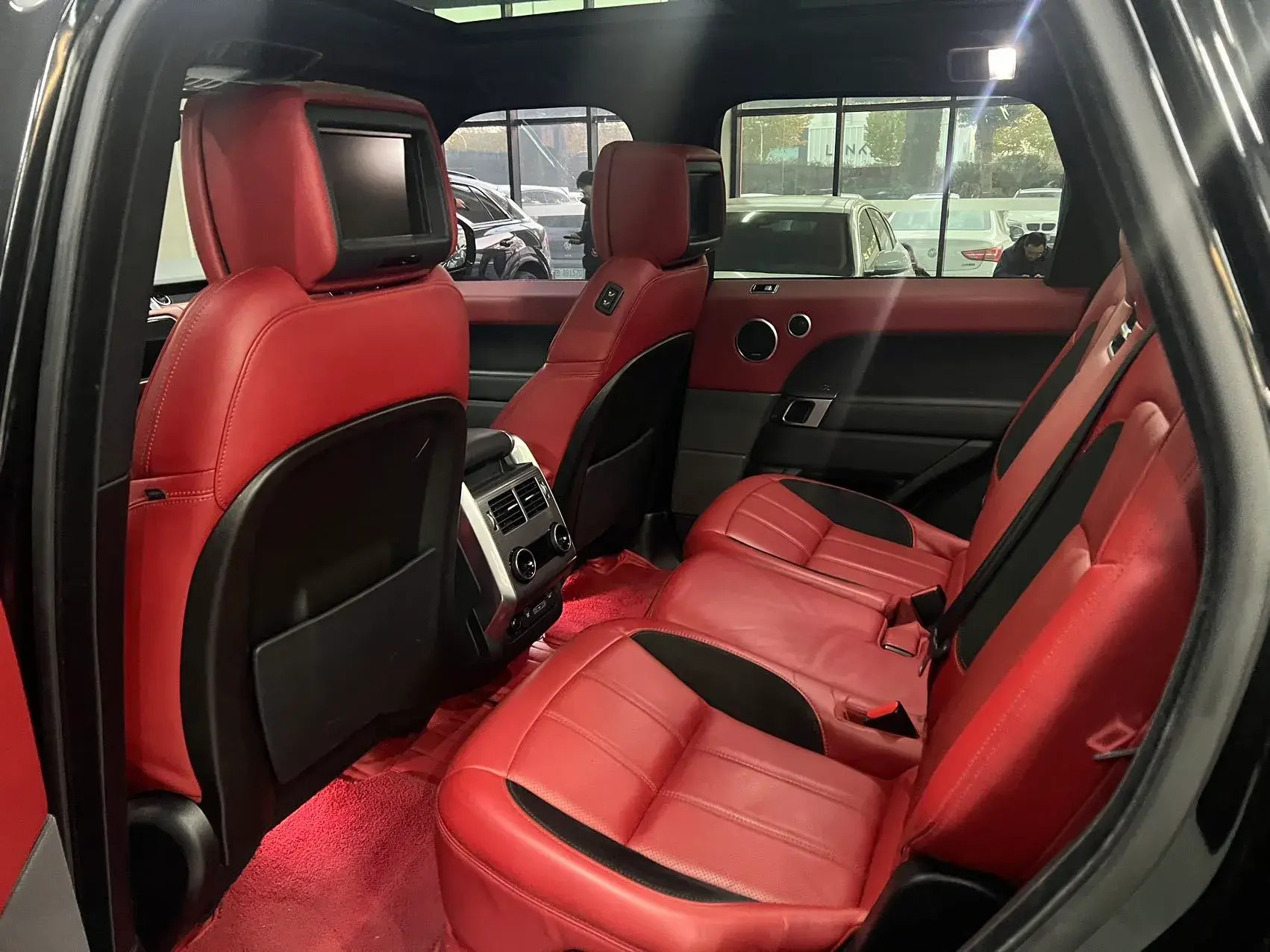 2020 LAND ROVER thumbnail 4