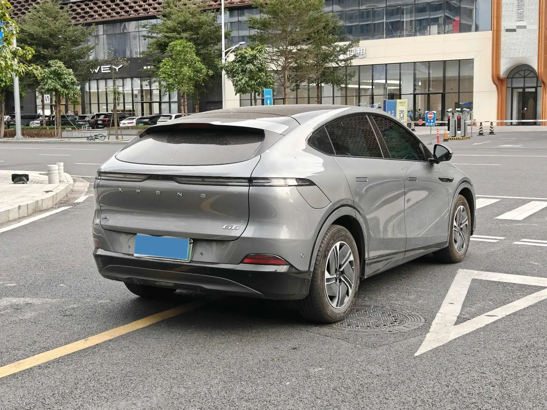 2023 XPENG G6 thumbnail 4