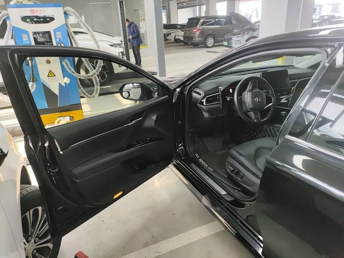 2021 Toyota Camry 2.5L 209HP L4 8AT,autocango,china used car exporter,china ev exporter,chinese used car exporter,chinese used ev exporter