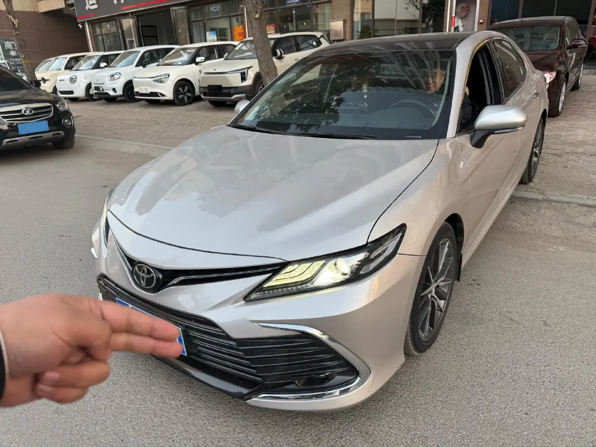 2021 Toyota Camry 2.5L 209HP L4 8AT