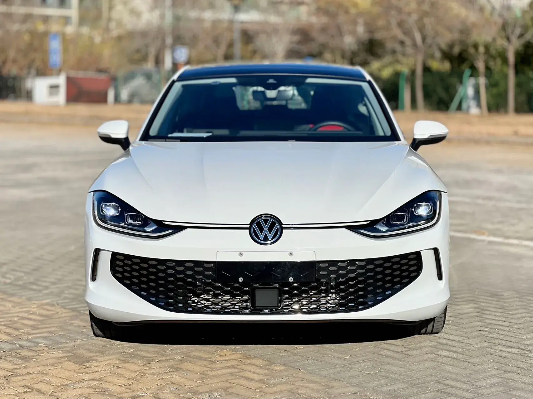 2025 VOLKSWAGEN LAMANDO thumbnail 2