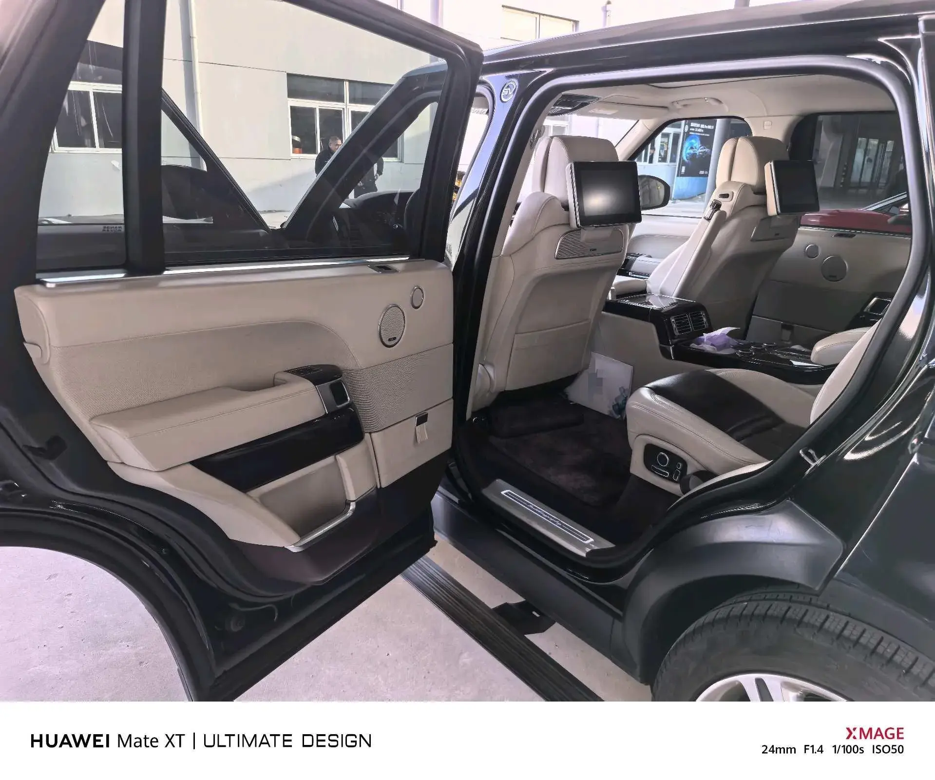 2017 LAND ROVER thumbnail 4