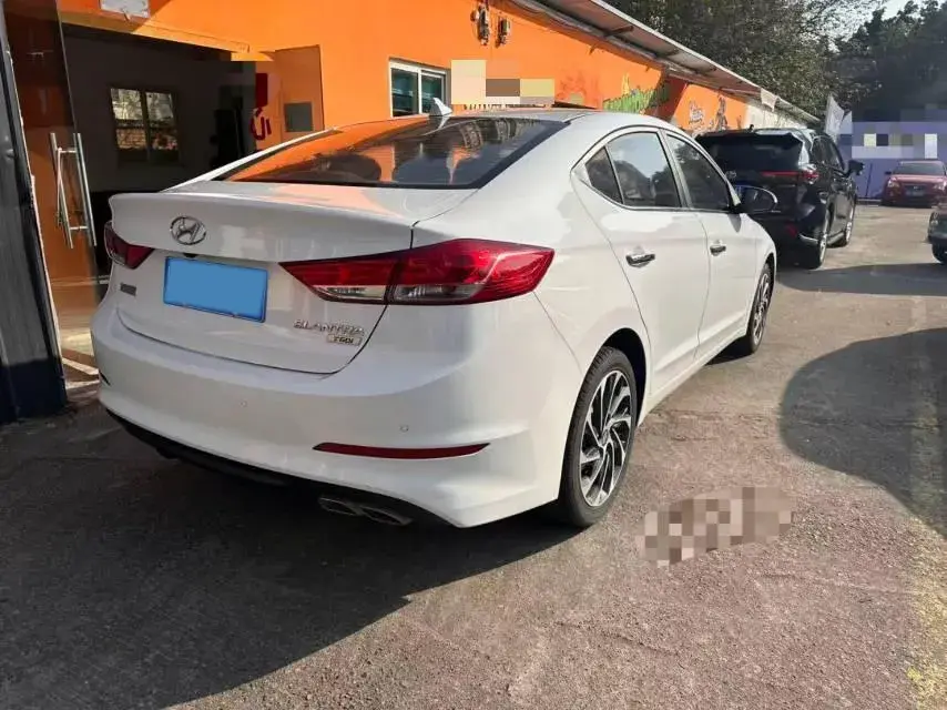 2019 HYUNDAI ELANTRA thumbnail 4