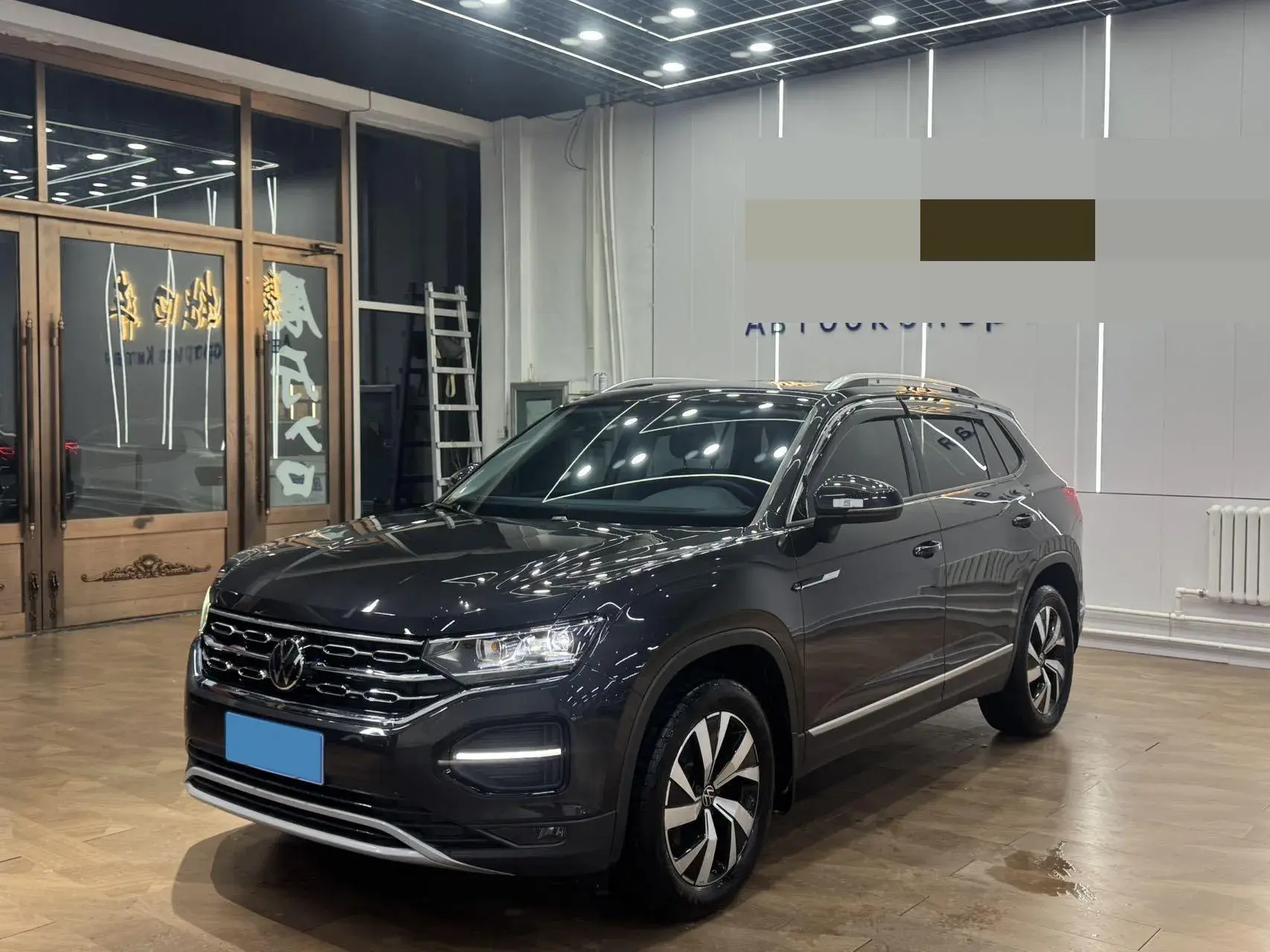 2022 VOLKSWAGEN TAYRON view 1