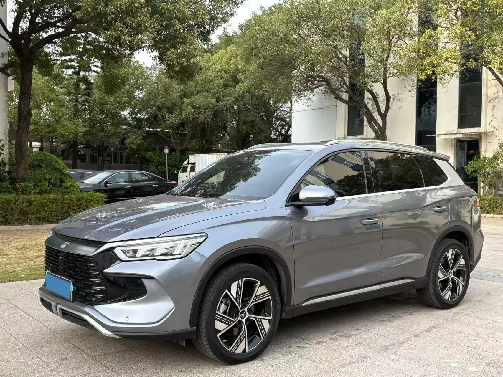 2023 BYD SONG view 1