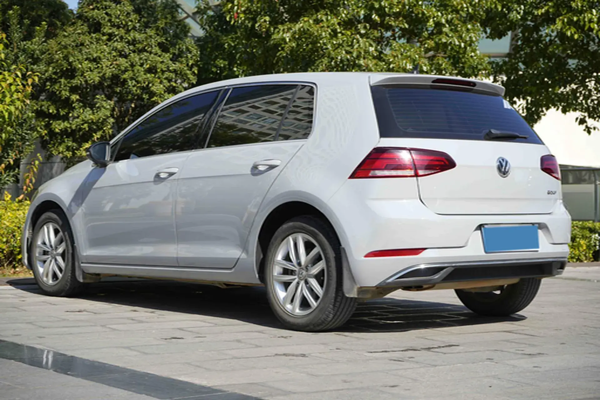 2019 VOLKSWAGEN GOLF thumbnail 4