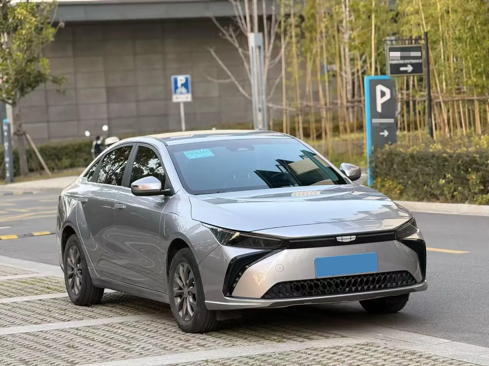 2022 GEOMETRY G6 thumbnail 3