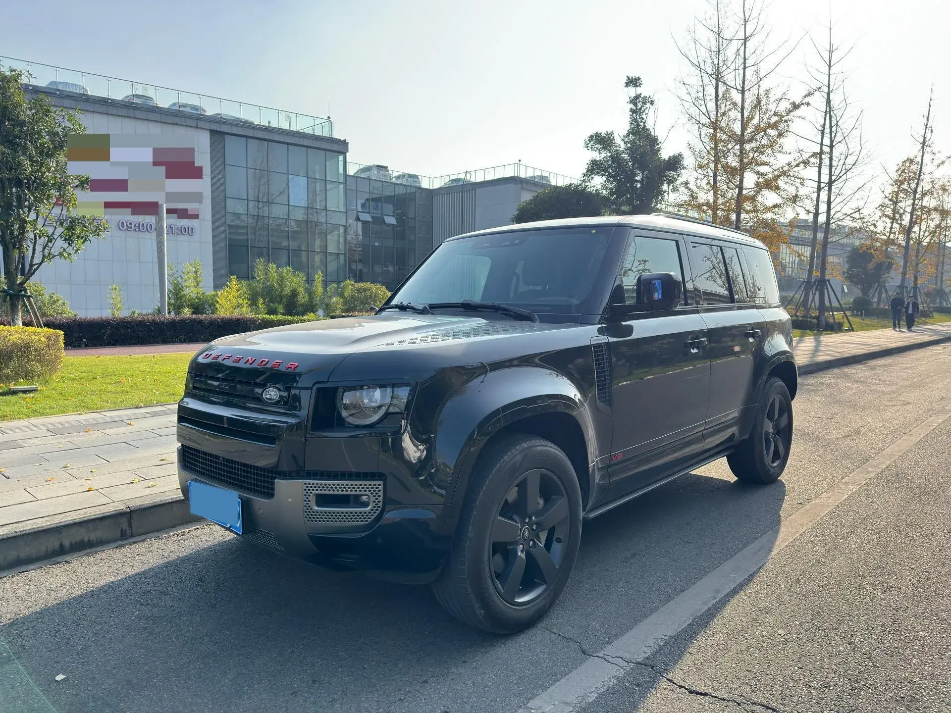 2024 LAND ROVER view 1