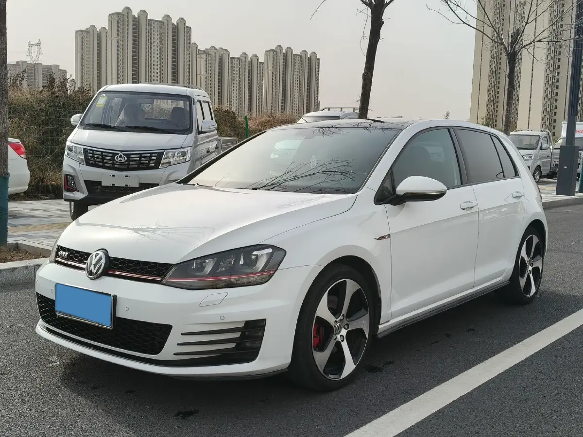 2016 Volkswagen GolfGTI 2.0T 220HP L4 7DCT