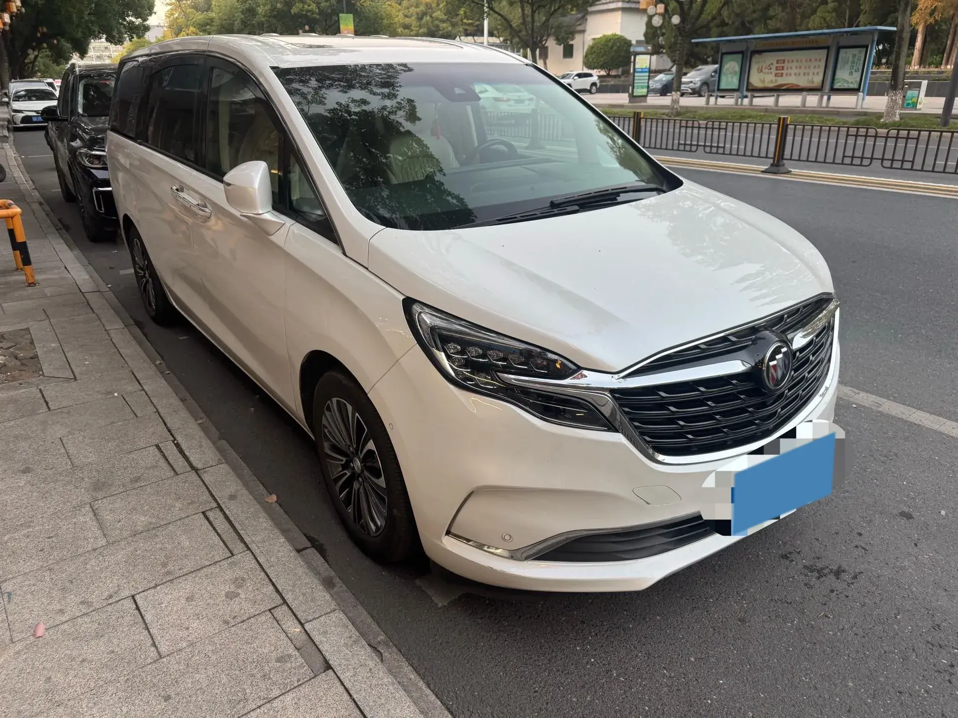 2022 BUICK GL8 thumbnail 2