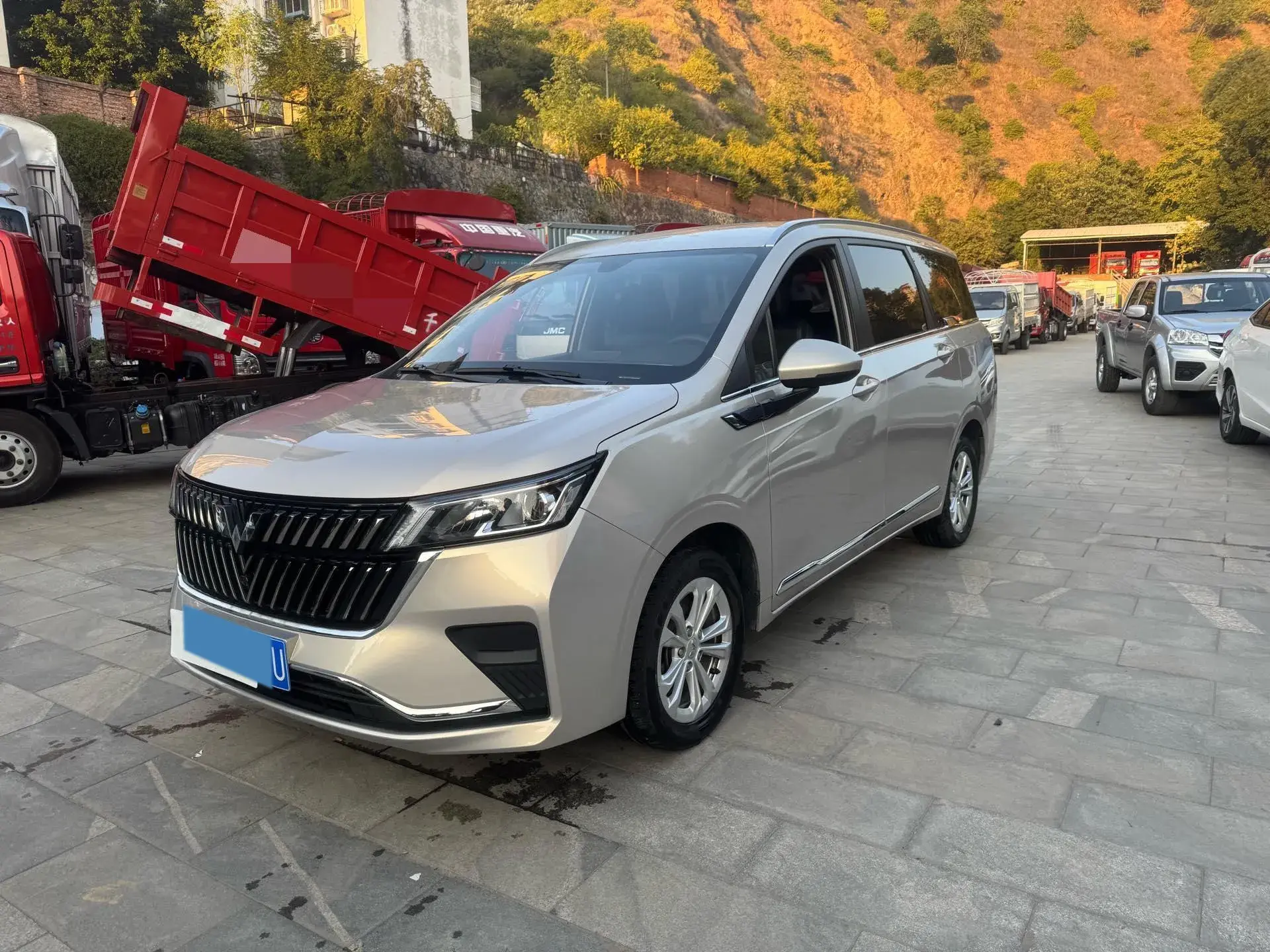 2022 WULING JIACHEN view 1