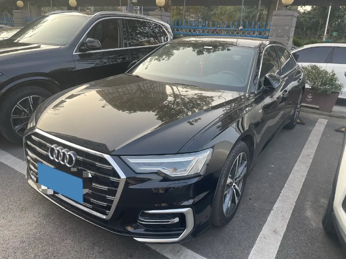 2022 Audi A6L 2.0T 190HP L4 7DCT