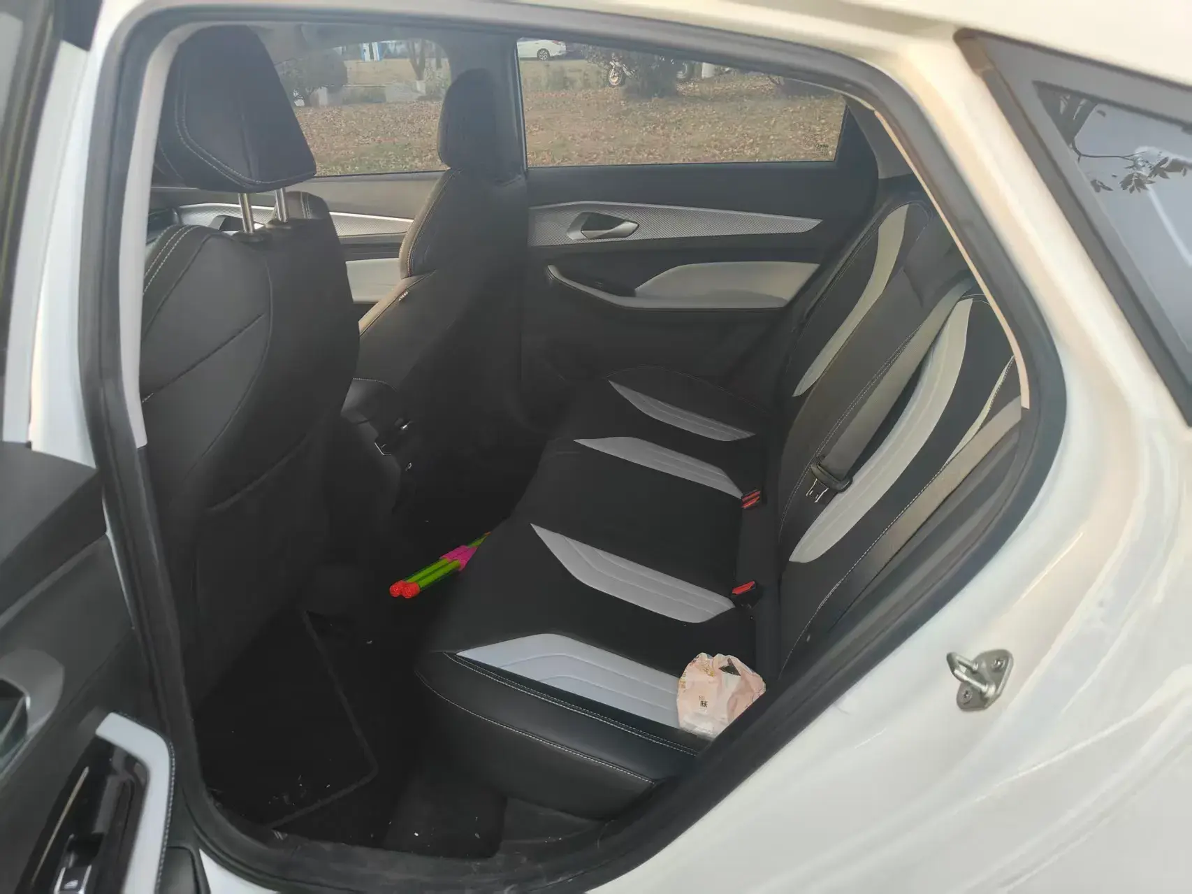 2023 GEELY EMGRAND thumbnail 3